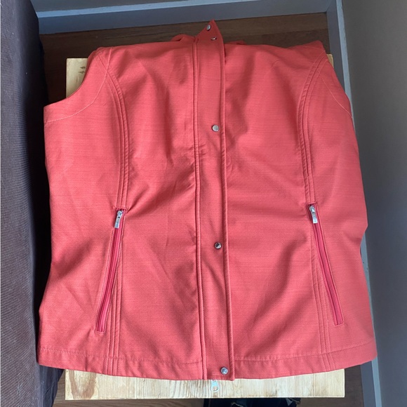 Ariat Softshell Vest - Picture 5 of 10